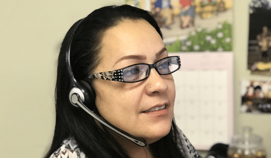 Contact Center Agent Angelica