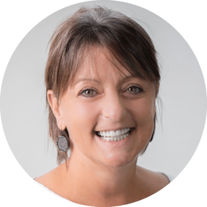 Julie Benveniste Headshot